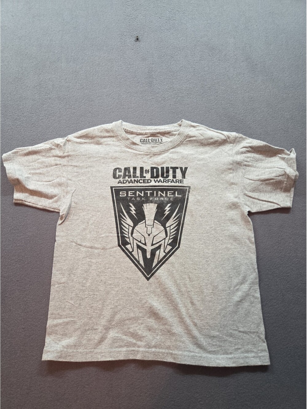 boy's Call of Duty graphic t-shirt size M (8)
